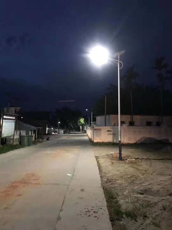 Όλοι ημι ηλιακό φωτεινό σηματοδότη 2 στον ηλιακό φωτεινών σηματοδοτών 60W 80W φω'των των ηλιακών οδηγήσεων οδικών